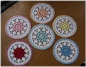 Yasasiikaze お花のコースターの編み図